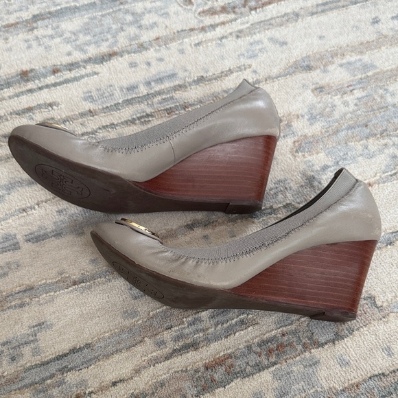 Tory Burch Caroline Taupe Heels with Gold Accent - Picture 2 of 5